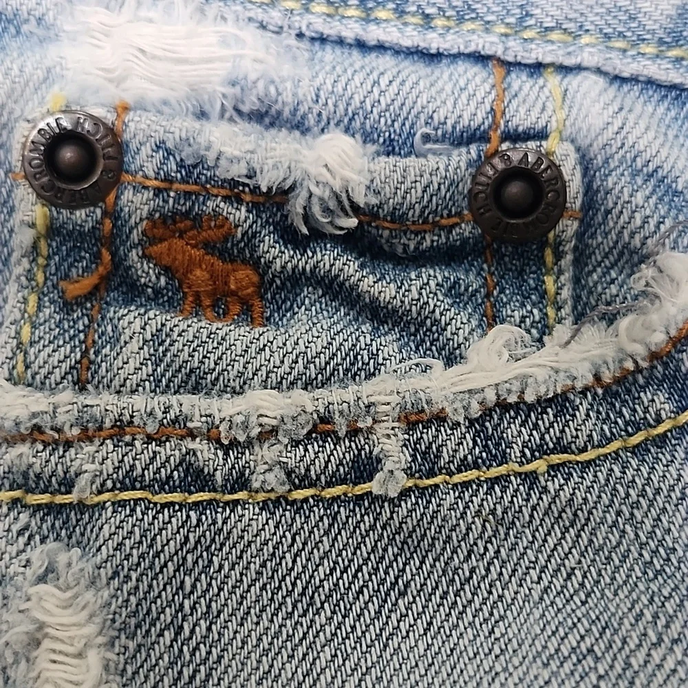 Abercrombie and Fitch Blue Jean Shorts Distressed Frayed Hem - Picture 6 of 6